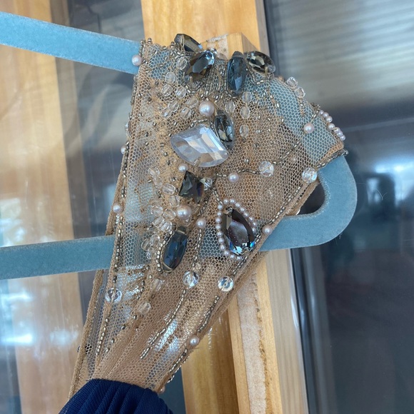 Adrianna Papell live from the red carpet size gown - Picture 6 of 17